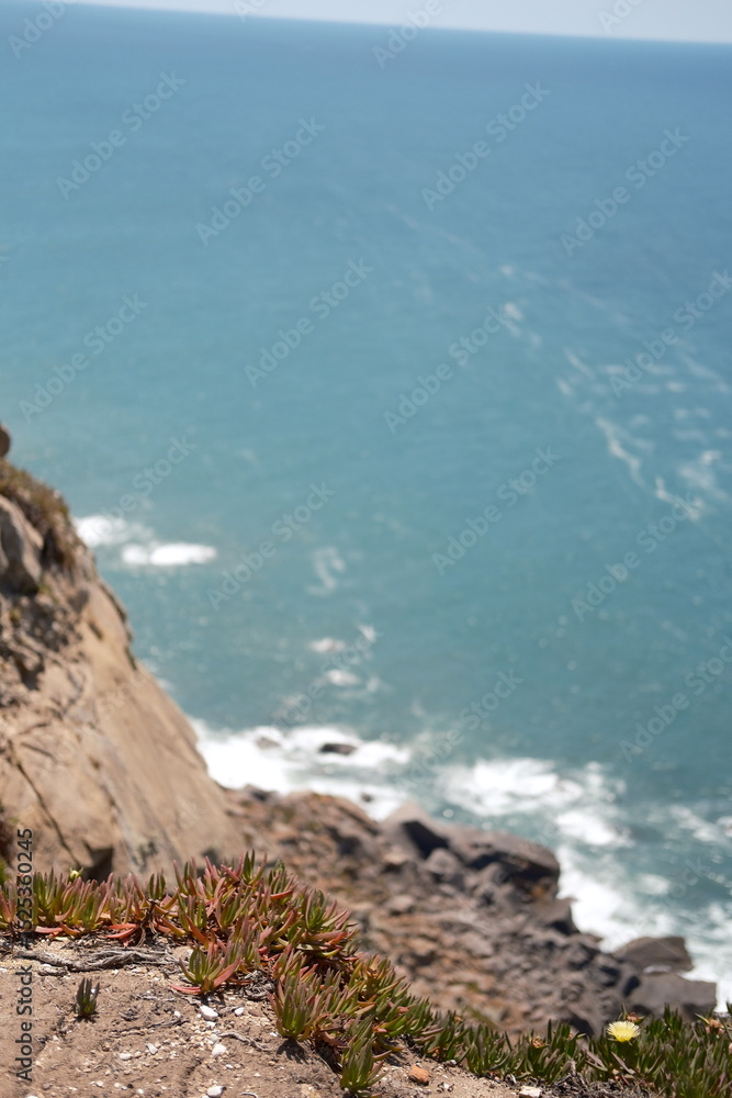 Naklejka premium waves on the beach