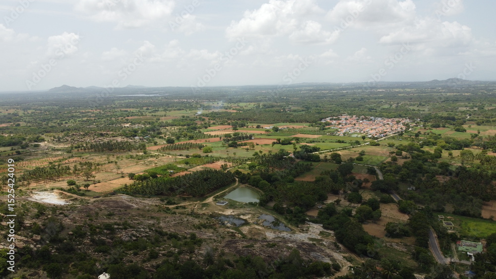 Obraz premium Shri Kshetra Kanakagiri Digambara Jaina Basadi | Ancient Jain Temple in Maleyur, Karnataka Near Mysore and Bengaluru. Jain religion temple where Kalasarpadosha parihara puja is perfomed.