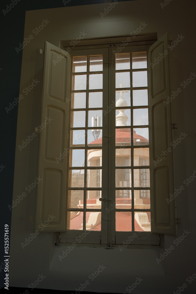 Fototapeta premium Floriana Dome View: St. Publius Church Through Window