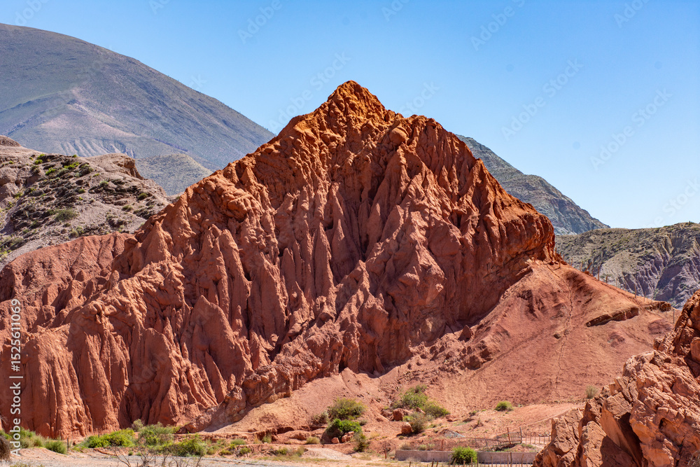 Fototapeta premium Scenic Trail Behind Cerro de Siete Colores, Purmamarca, Argentina