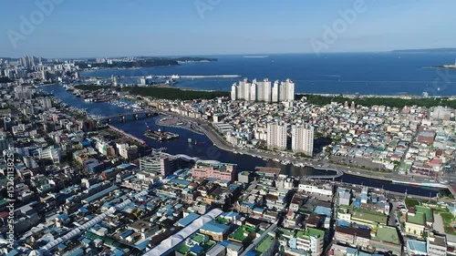 Wallpaper Mural view of the coast of the city Torontodigital.ca