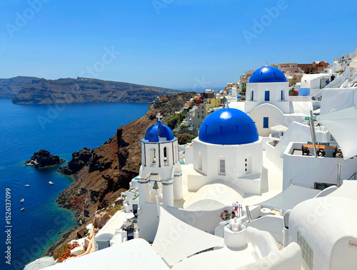 Фототапет Blue Domes and Aegean Sea in Oia, Santorini, Greece