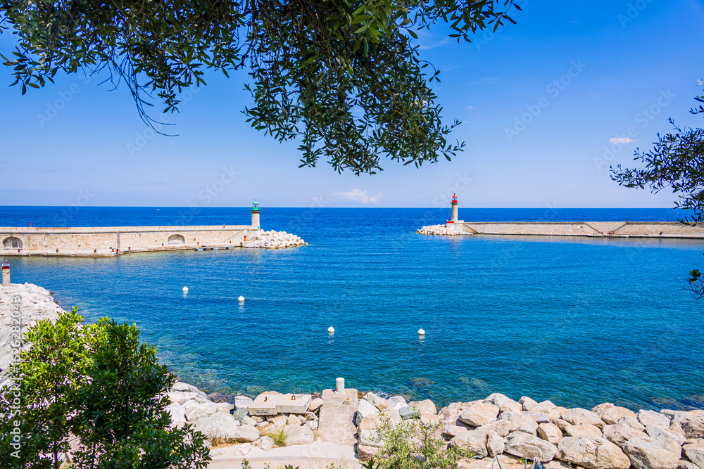 Obraz premium L'entrée du Vieux port de Bastia en Corse, Ile de beauté