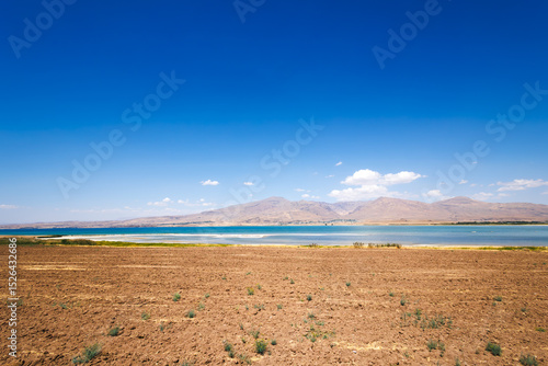 Fototapeta Naklejka Na Ścianę i Meble -  Van lake and the blue sky