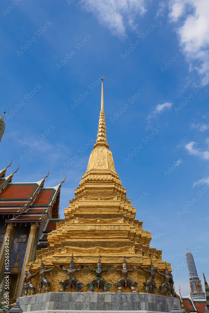 Fototapeta premium Golden Chedi at Wat Phra Kaew, Grand Palace, Bangkok, Thailand