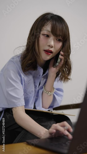 仕事をしている女性