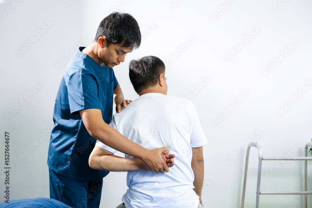 Fototapeta premium Doctor consulting with patient Back problems Physical therapy concept.