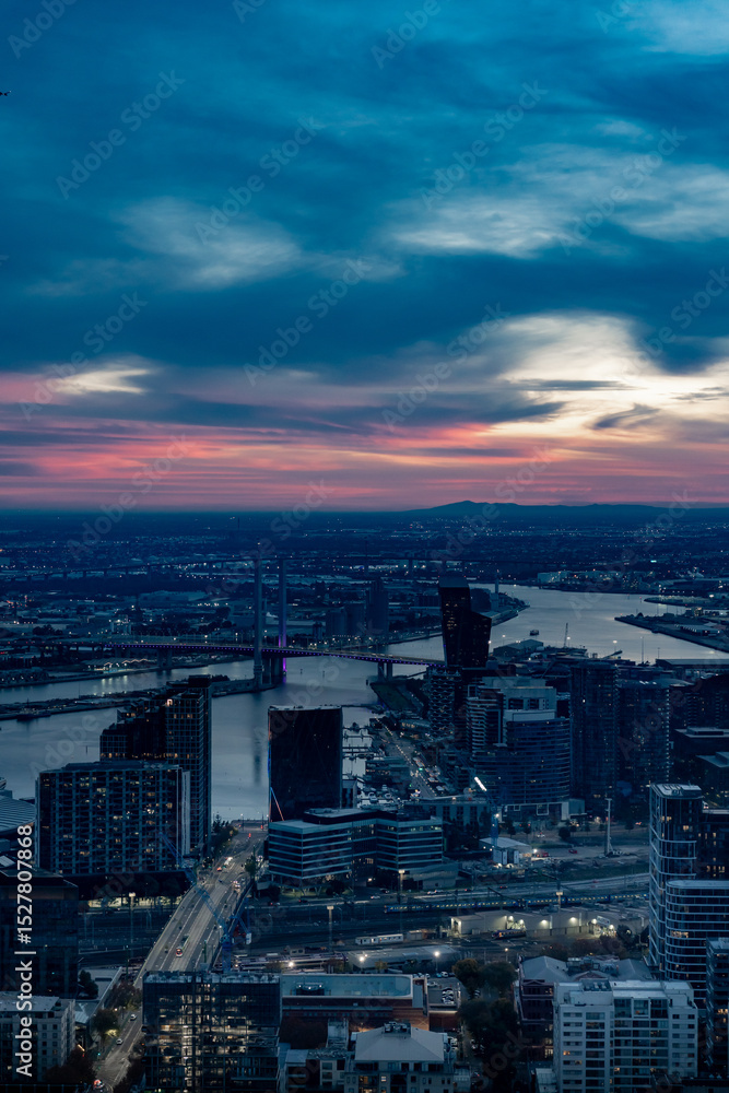 Fototapeta premium sunset over the city