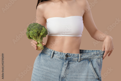 Beautiful young woman in lo...