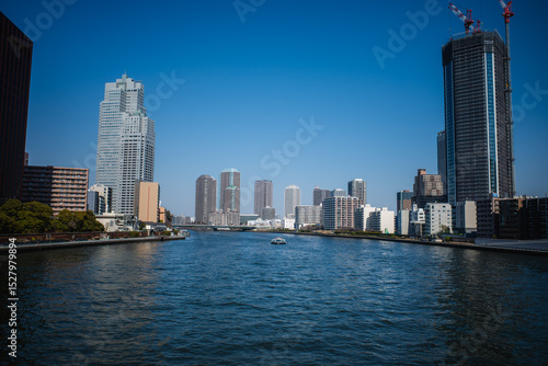 隅田川から望む東京の都市風景