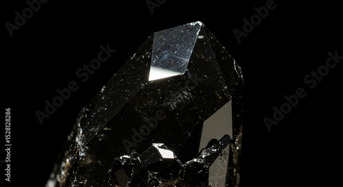 Exotic Diamond Crystal – Radiant Gemstone Elegance