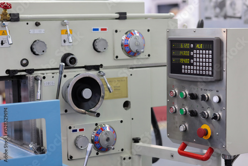 milling machine with 3 axis digital readout