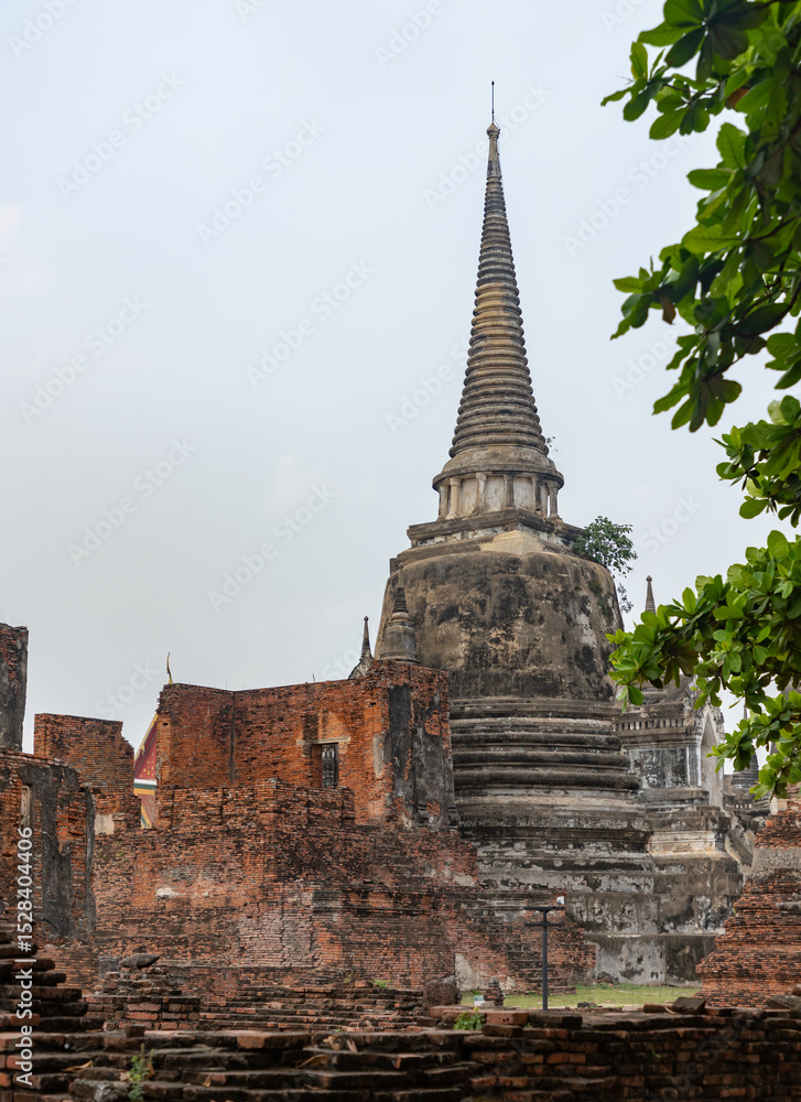 Fototapeta premium Wat Phra Si Sanphet Temple Chedi