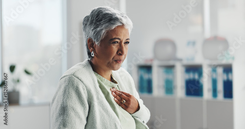 Schilderij op canvas Senior, sick woman and chest pain with infection at hospital for clinic checkup, visit or exam