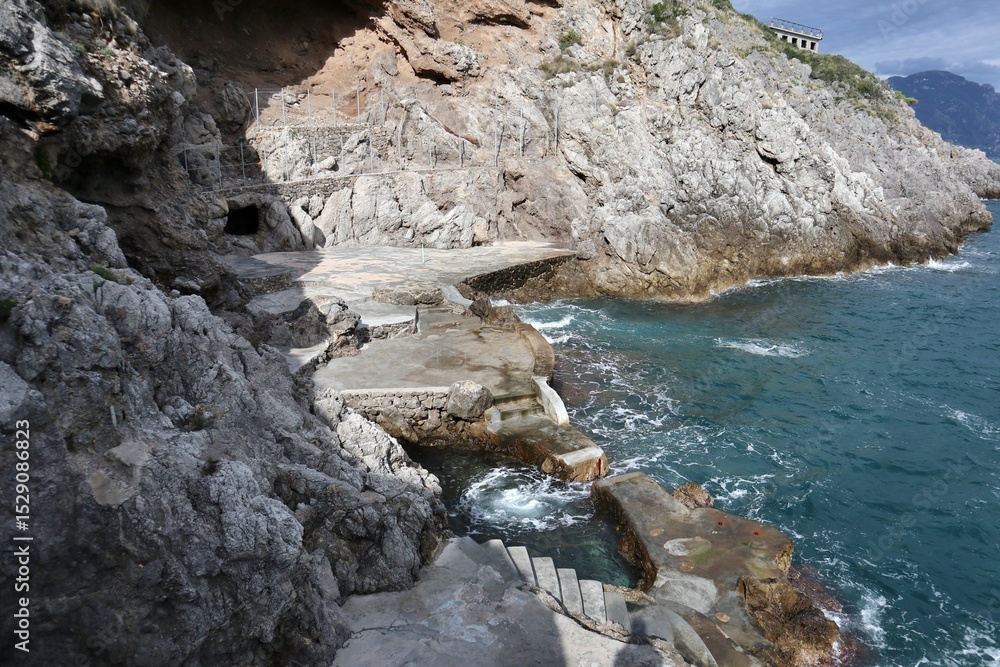 Obraz premium Conca dei Marini - Scogli a Capo di Conca