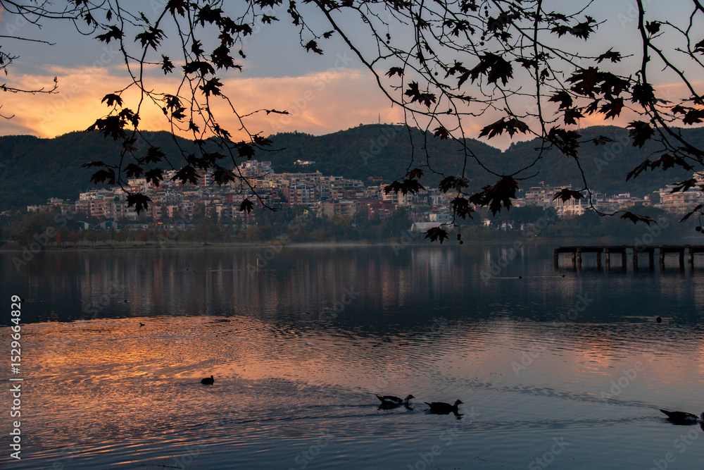Naklejka premium sunset on the lake