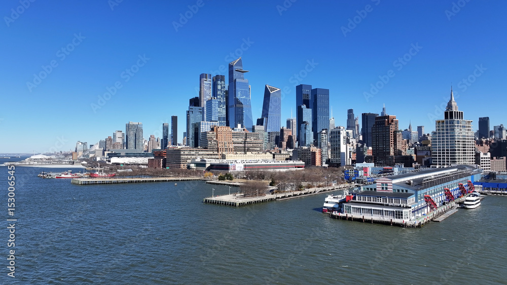 Fototapeta premium Downtown New York At Manhattan In New York United States. Highrise Buildings Scenery. Beautiful Cityscape. Downtown New York At New York United States. Winter Landscape. 