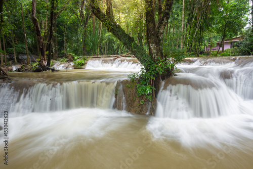 The beauty of Kroeng Krawea Waterfall in the rainy season is a single-tiered waterfall, 5 meters high, located in Khao Laem National Park, Sangkhla Buri District, Kanchanaburi