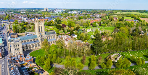 Картината върху платно A panorama aerial view over the Abbey Gardens, cathedral, and town at Bury Saint