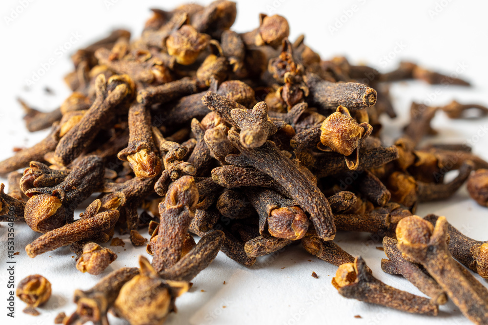 Fototapeta premium Clove spice with white background