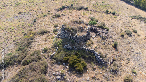 Fotografie nuraghe structure in Narbolia’s rural landscape, central-western Sardinia