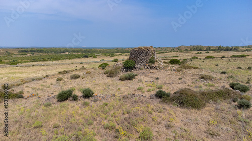 Fotografie nuraghe structure in Narbolia’s rural landscape, central-western Sardinia