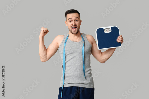 Handsome sporty surprised m...