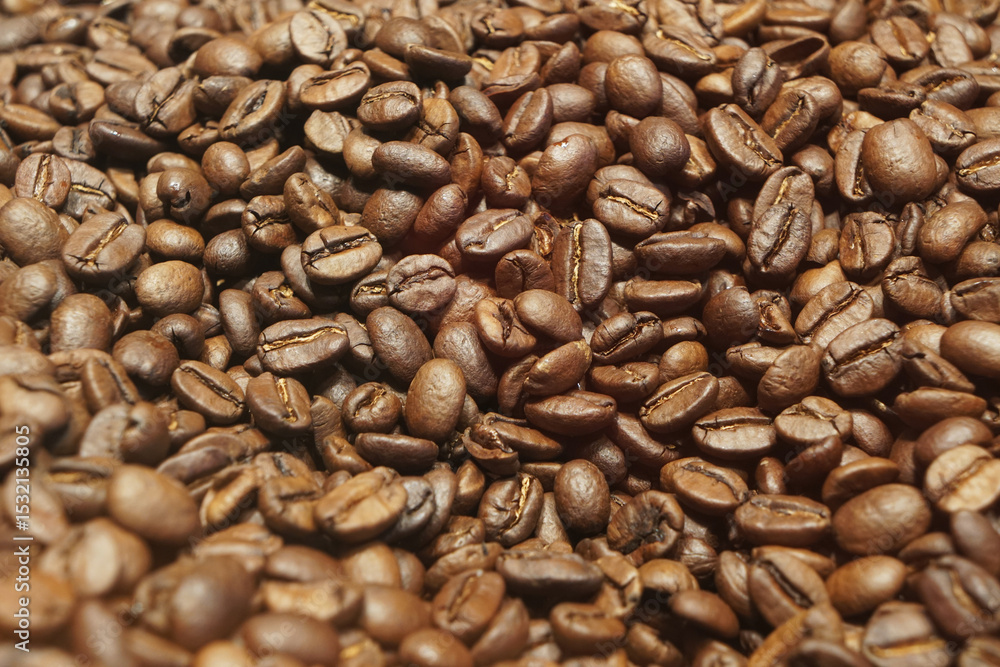 Fototapeta premium Close up brown roasted coffee beans