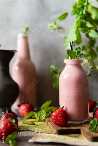 Wallpaper Mural koktajl z truskawek Torontodigital.ca