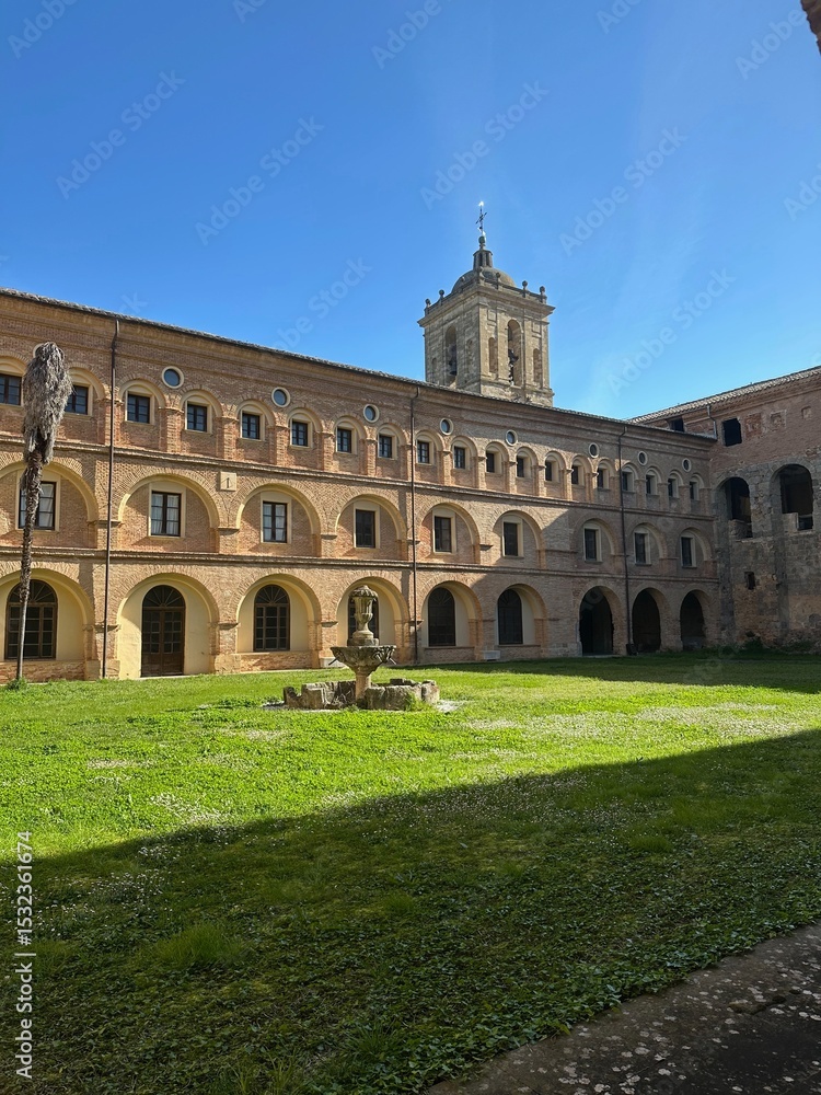 Fototapeta premium A large stone building