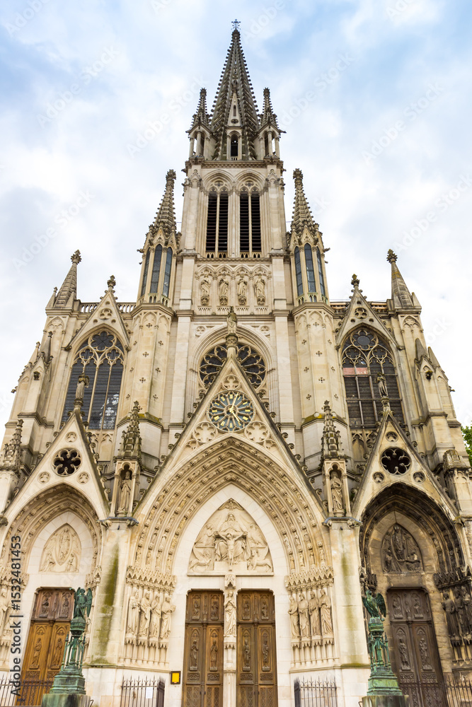 Front facade of the Basilica of Saint Epvre in Nancy, France Front facade of the Basilica of Saint Epvre in Nancy, France