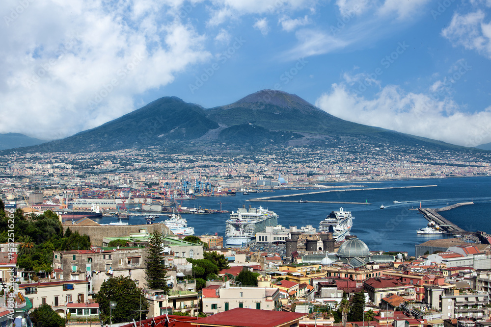 Fototapeta premium Napoli Vesuvio Castello barche a vela golfodi Napoli 