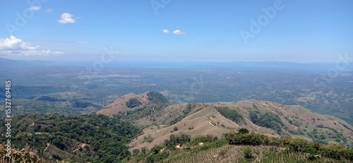 Montaña y cielo