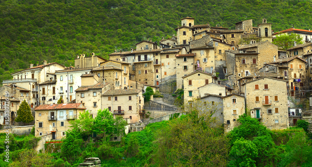 Fototapeta premium Scanno is a town in the province of L'Aquila, in the Abruzzo region of central Italy. It is one of the most beautiful villages of Italy