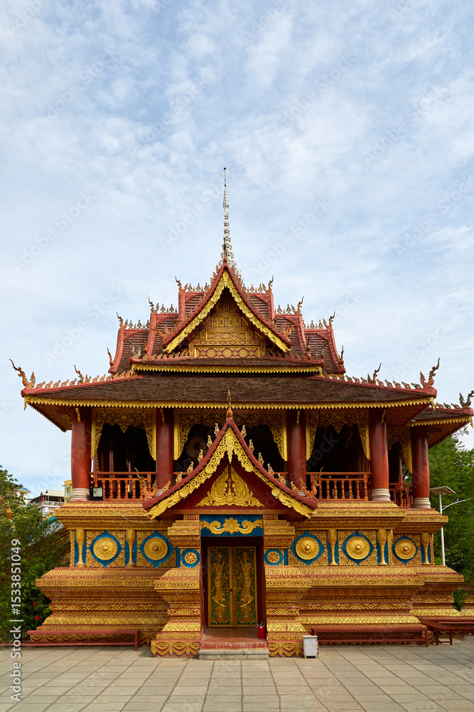 Fototapeta premium Xishuangbanna Grand Buddhist Temple traditional temple architecture scenery