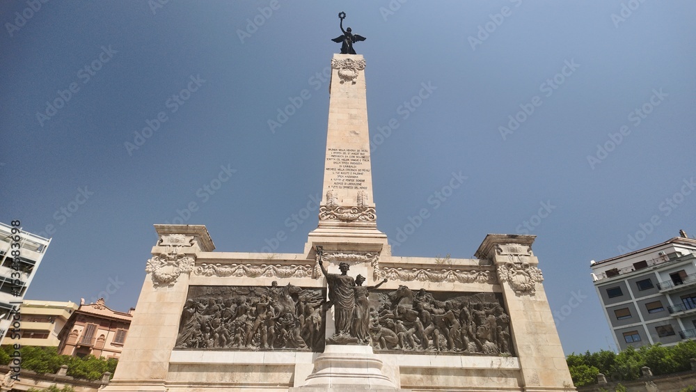 Obraz premium Monument to the Fallen in Piazza Vittorio Veneto, Palermo, Sicily, Italy