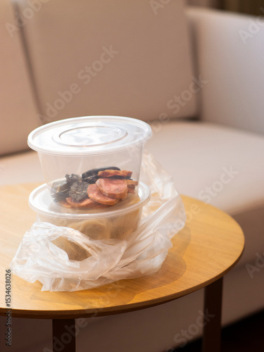 Fotografia Takeaway food box order takeaway
