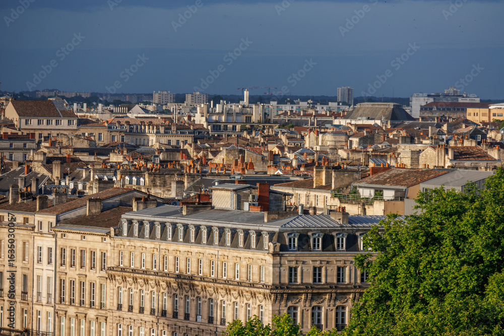 Die Stadt Bordeaux an der Garonne in Frankreich Die Stadt Bordeaux an der Garonne in Frankreich