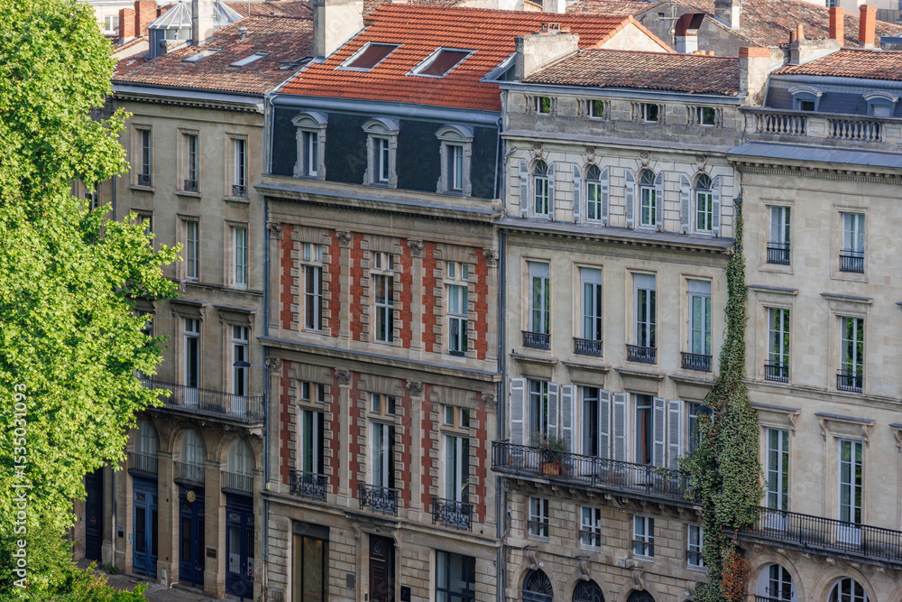 Obraz premium Frühling in Bordeaux an der Garonne in Frankreich