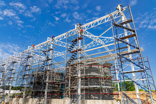 Wallpaper Mural Architect on site construction roof workers on a scaffold Torontodigital.ca