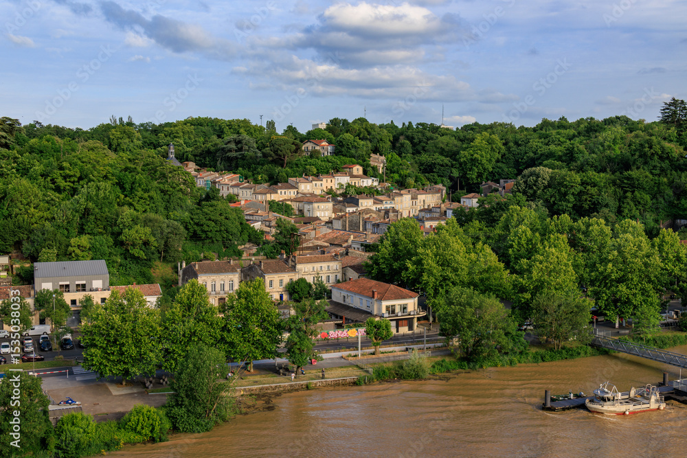 Naklejka premium Auf der Garonne bei Bordeaux in Frankreich