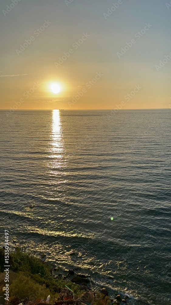 Fototapeta premium sunset over the sea