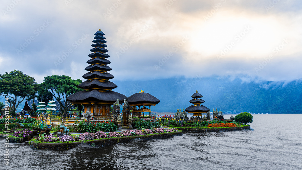 Obraz premium Pura Ulun Danu Bratan in Bali, Indonesia