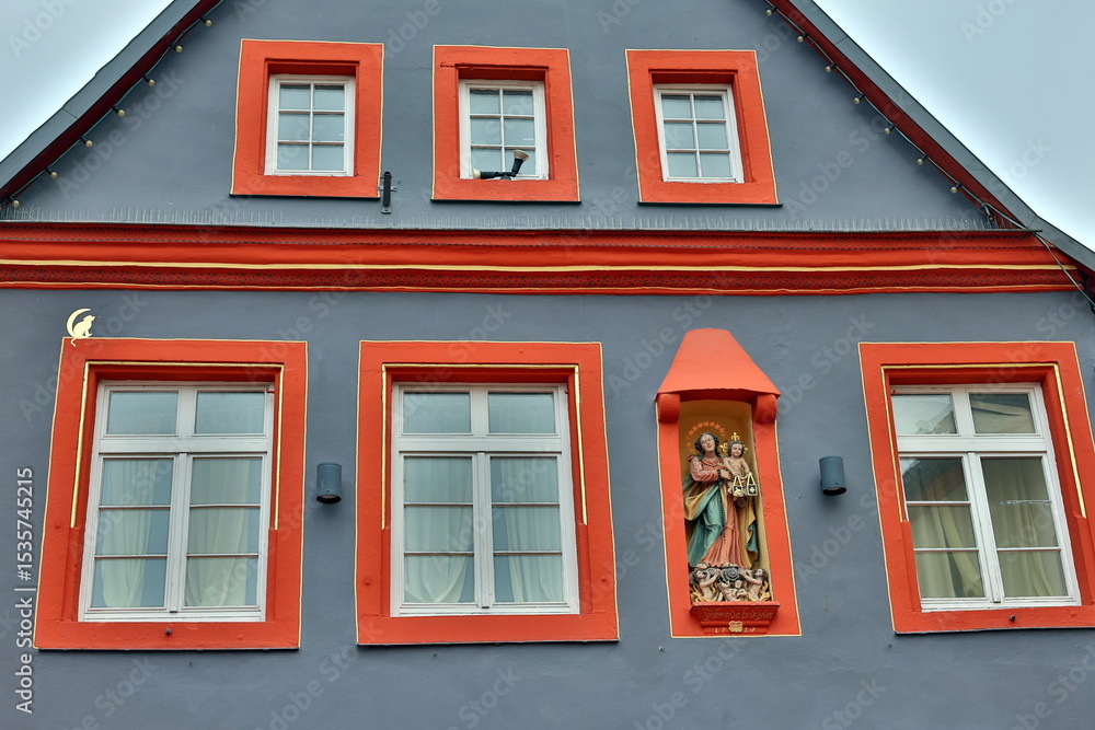 Obraz premium Malerische Altbaufassade im Zentrum von Offenburg