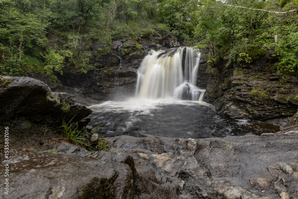 Obraz premium falls of falloch - waterfall in Scotland, Loch Lomond