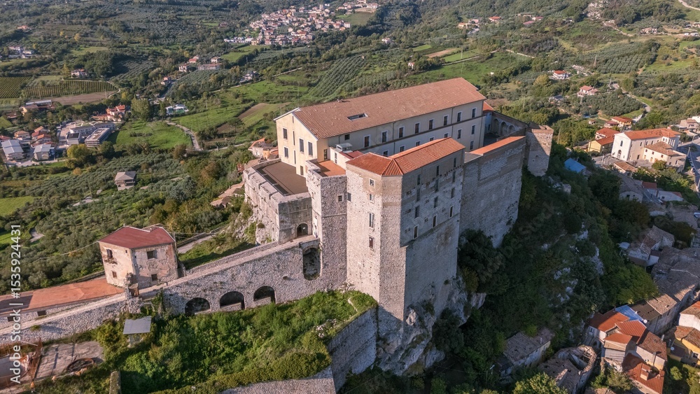 Obraz premium Castello di Montesarchio from Elevated Drone Perspective