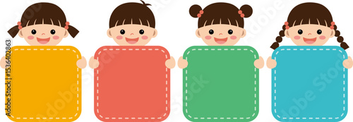 메모판을 들고 있는 어린이들