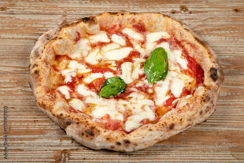 Canvastavla pizza margherita al forno impastare lavorazione impasto infornare ingredienti fa