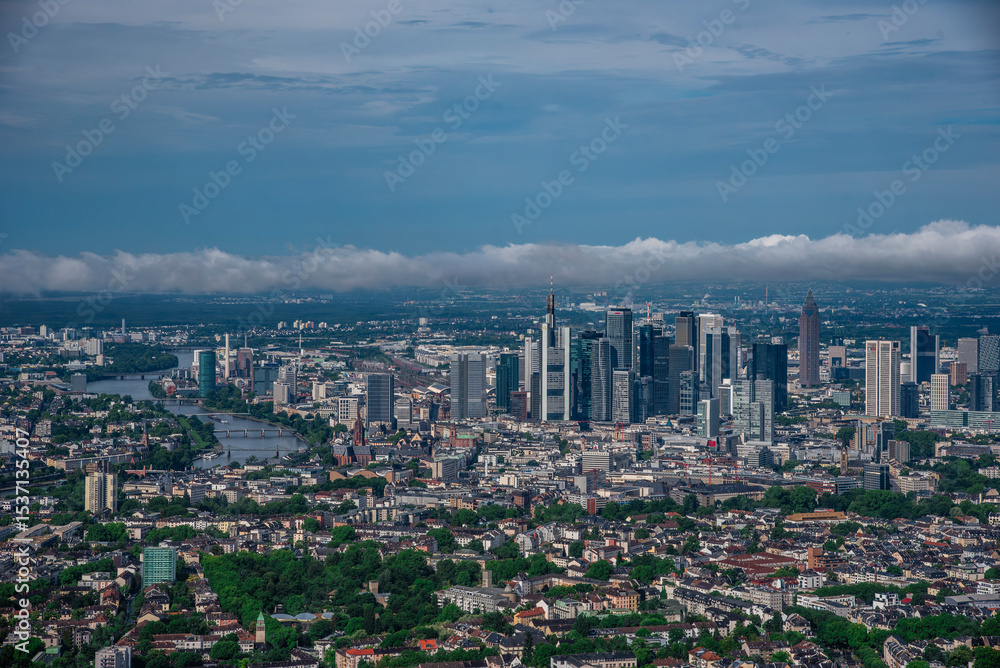 Obraz premium Frankfurt-Main skyline from a birds-eye view after thunderstorm in the morning