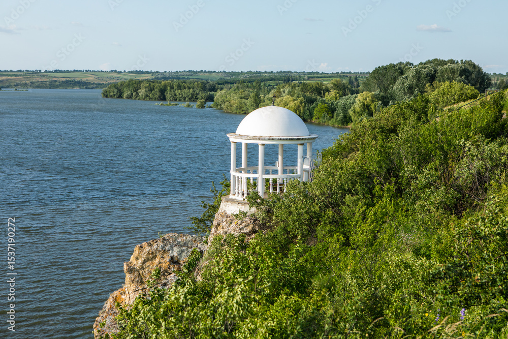 Obraz premium Beautiful natural landscape in the north of the Republic of Moldova with the Prut River and steep cliffs.